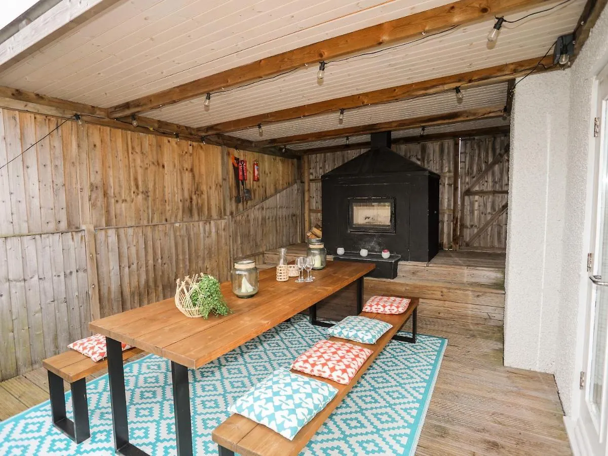 Holiday home Nyth Y Fran